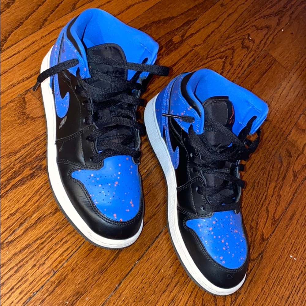 Jordan 1 mid